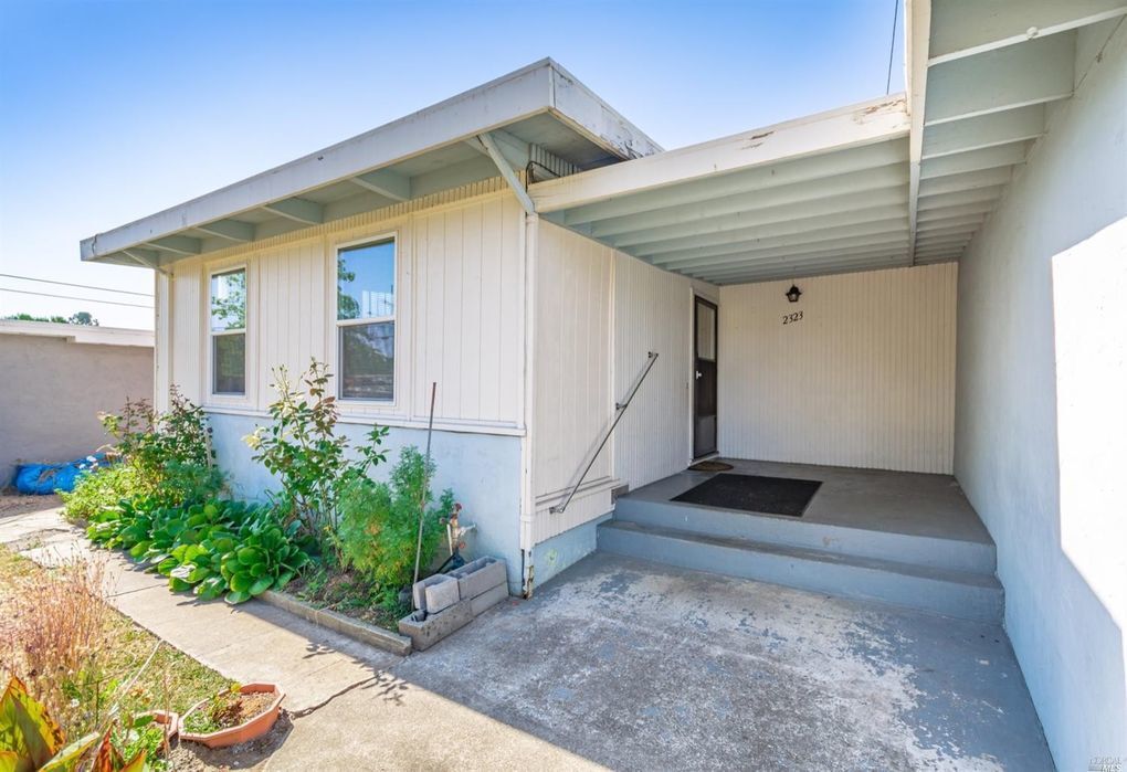 2323 Bohen St.